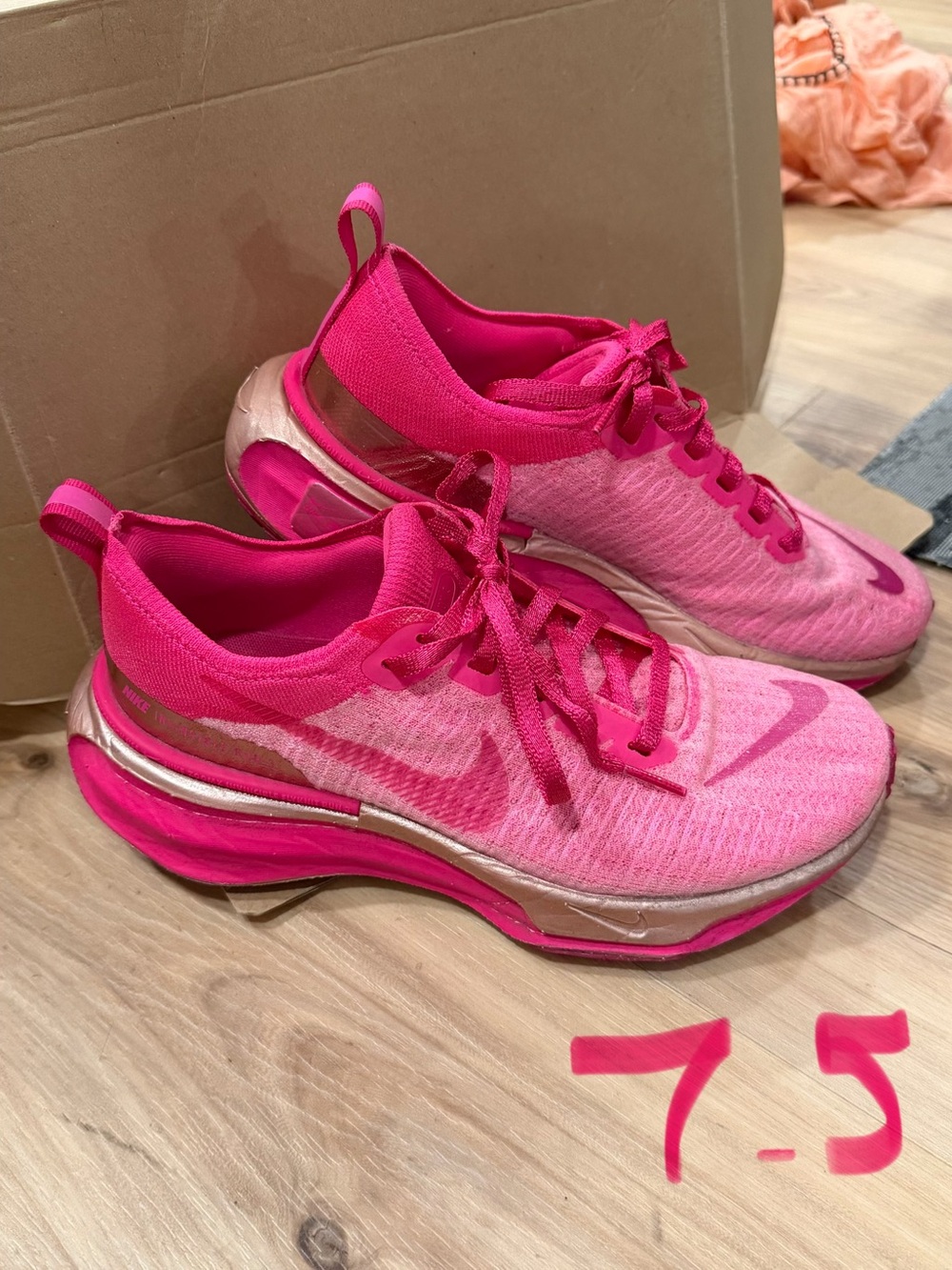 Nike Women's Hot Pink Athletic Running Shoes
